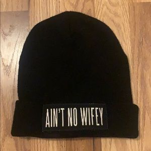 Black “AIN’T NO WIFEY” beanie